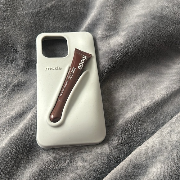Rhode phone case plus espresso lip gloss 🤎 14 pro max - Picture 2 of 5